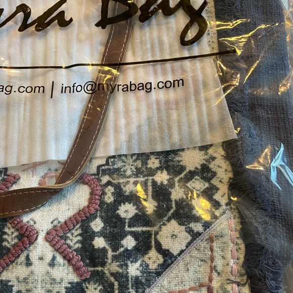 ▪️Myra Handcrafted Quilted Motif/Embroidered Tote - Picture 10 of 13